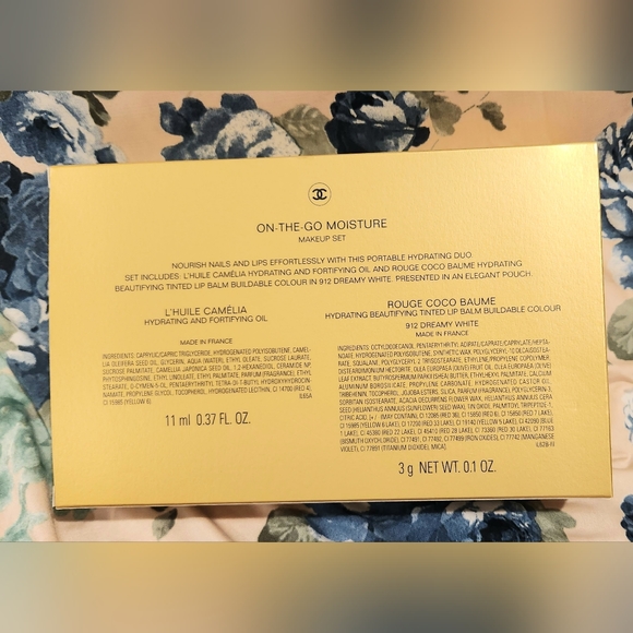 Chanel 2023 Holiday giftset - On The Go Moisture - Picture 2 of 3